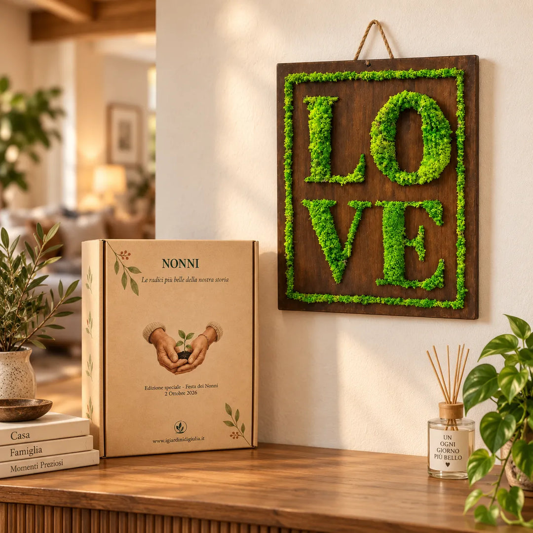 Quadro LOVE in muschio stabilizzato appeso alla parete con scatola regalo dedicata alla Festa dei Nonni