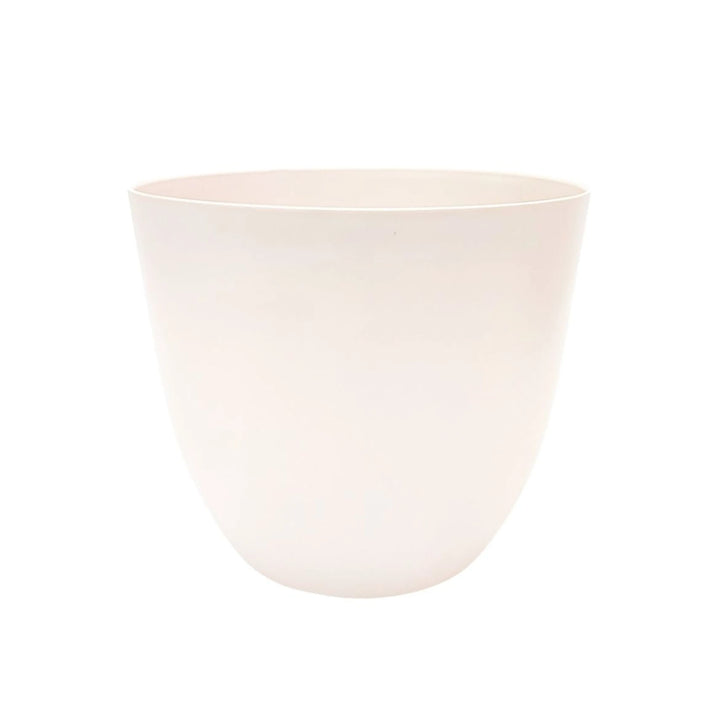 Vaso in plastica bianco opaco con finitura liscia, forma arrotondata ideale per piante da interno.